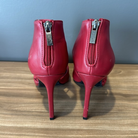 Le Chateau Burgundy Red Heels - Picture 3 of 5